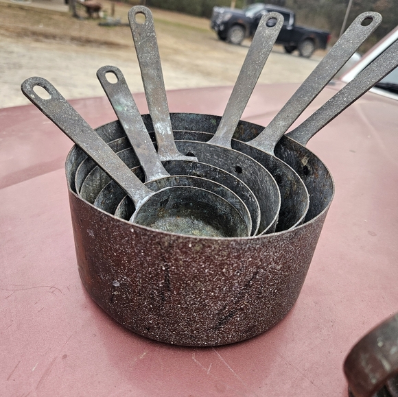 Vintage Copper Measuring Cups Set - Picture 5 of 16